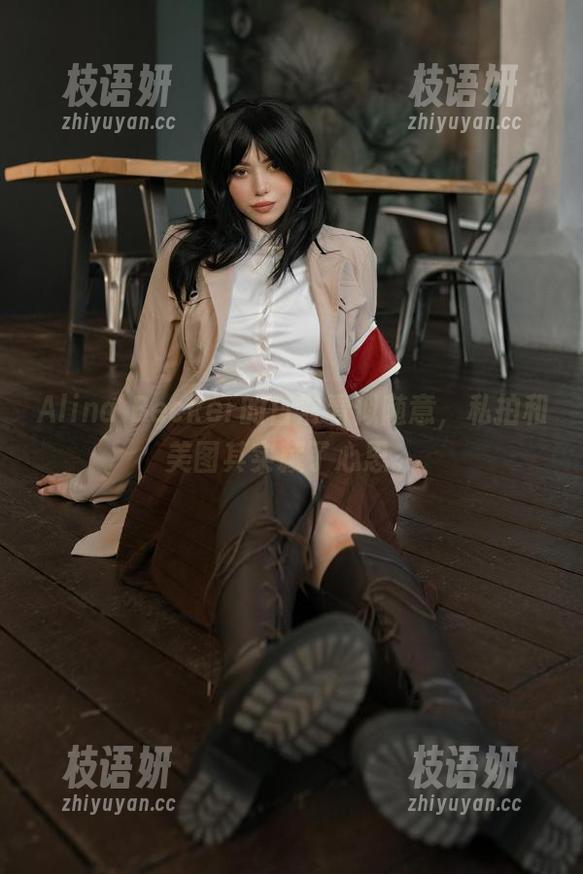 Alina Becker的日常看似随意，私拍和美图其实藏了心思。